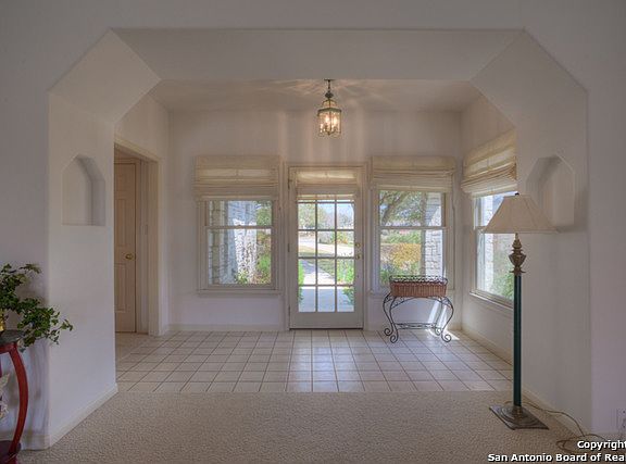 2nd image of 209 Canyon Creek Ln E