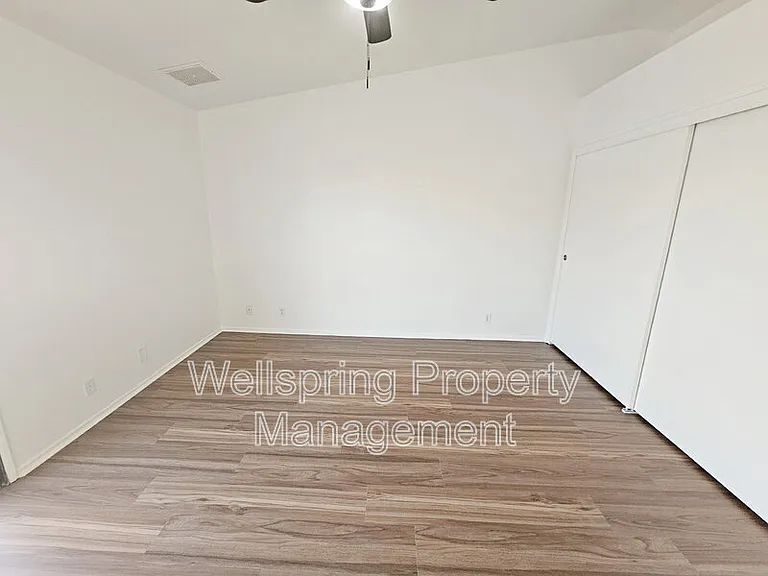 920 W Perch Ave — Photo 6