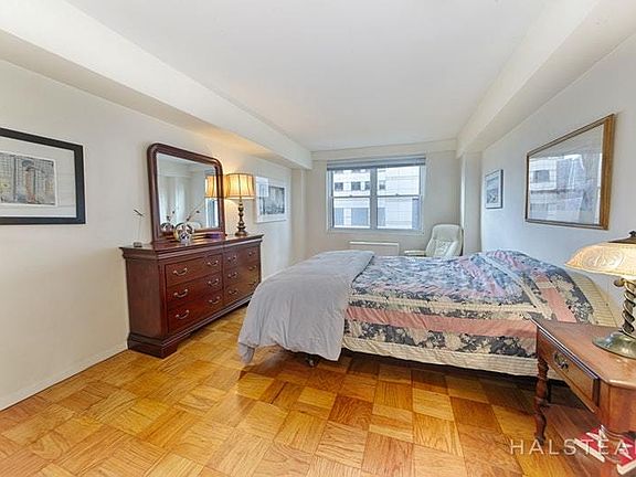 4th image of 165 W 66th St APT 11Z