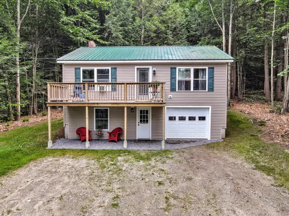 677 Memorial Drive, Winthrop, ME 04364