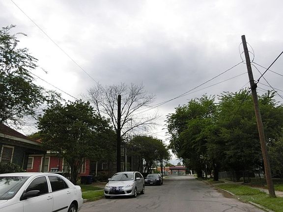 4th image of 206 Sadie St