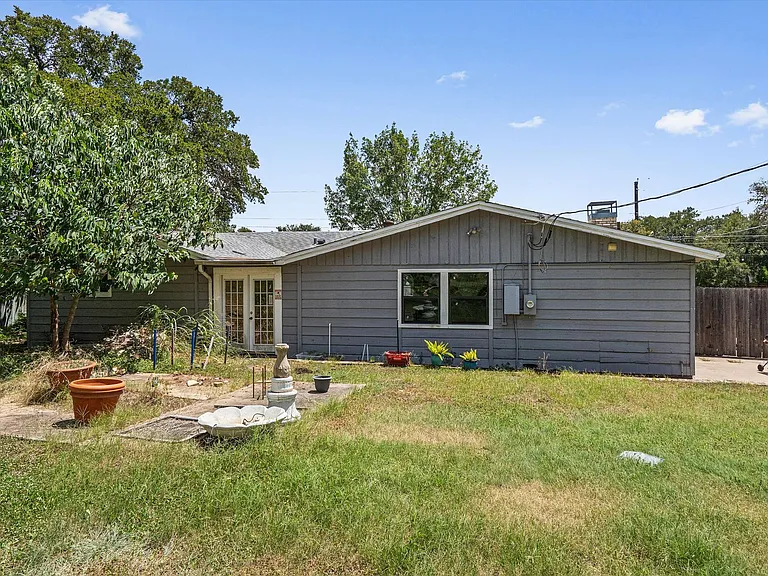 2106 Allred Dr — Photo 30
