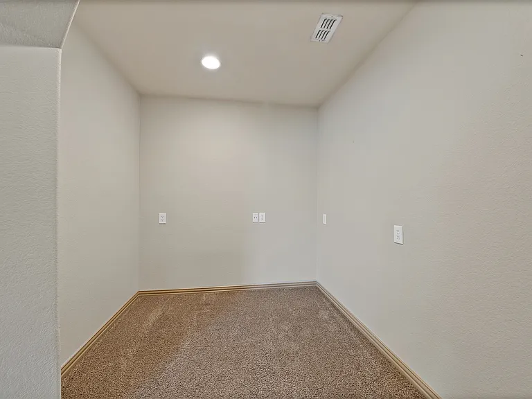 2245 Homestead Ln — Photo 9