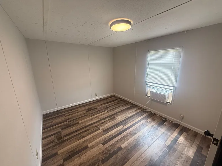 1028 Ruby St — Photo 11