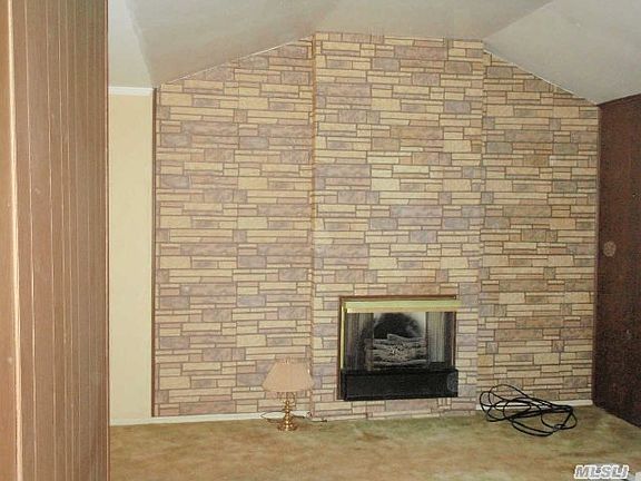 3rd image of 413 Charles Ave