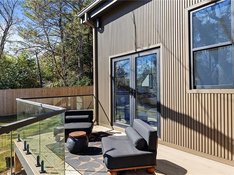 3600 Lower Roswell Rd — Photo 73