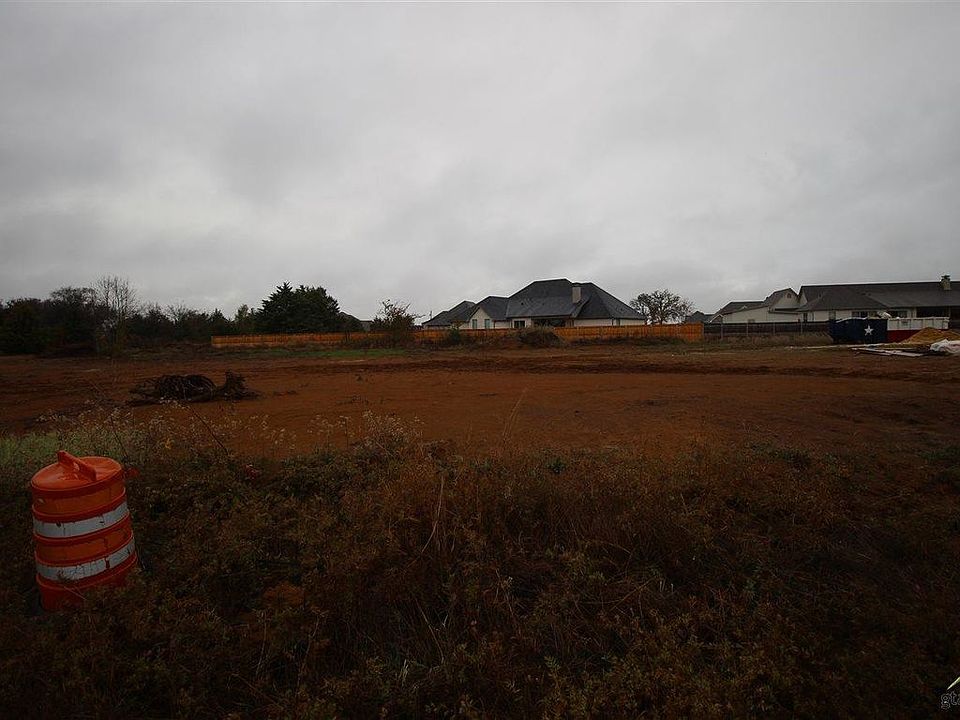2nd image of 21554 Castle Rock Cir