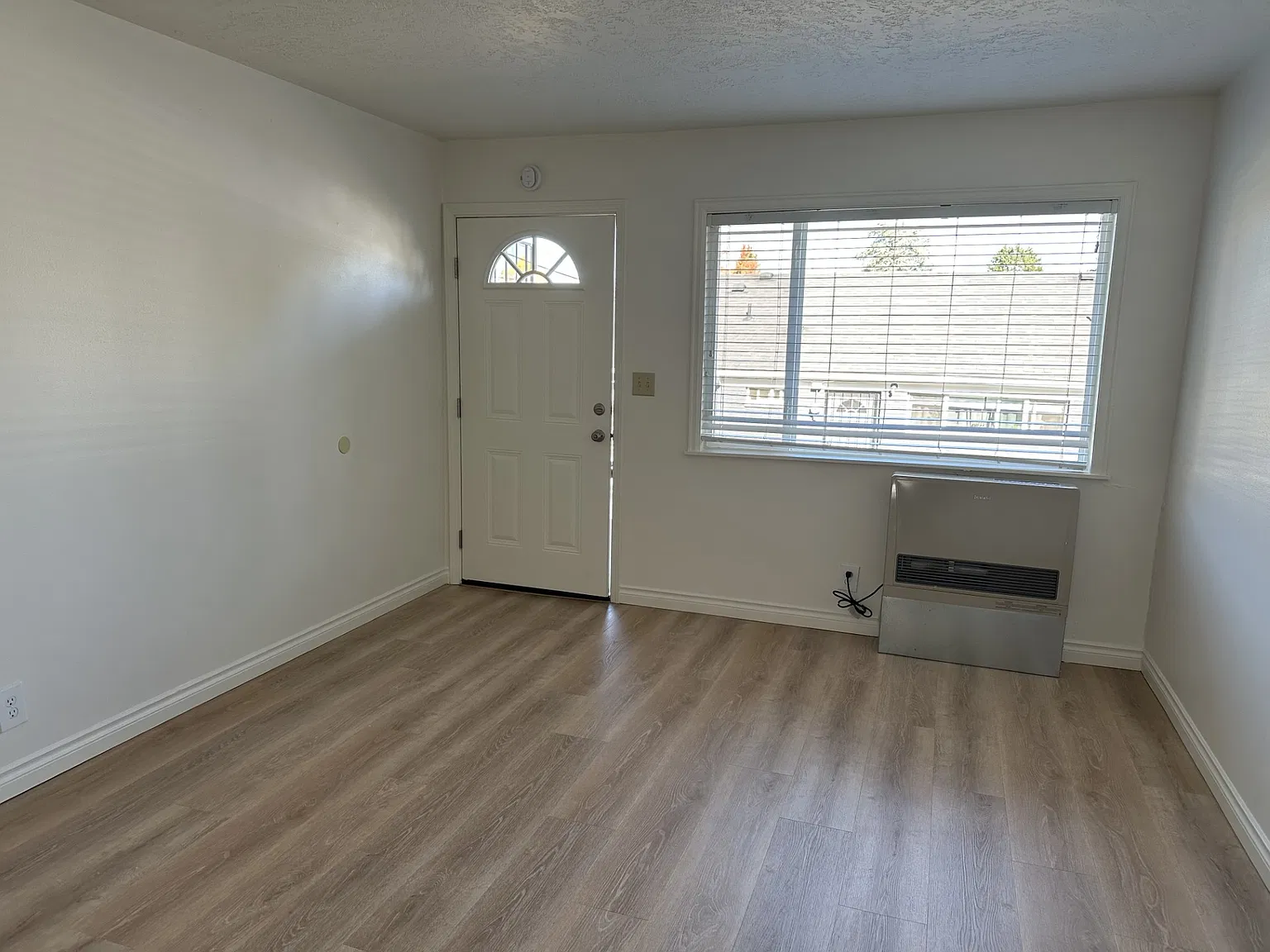 1 bed, 550 sqft, $1,375 — Photo 2