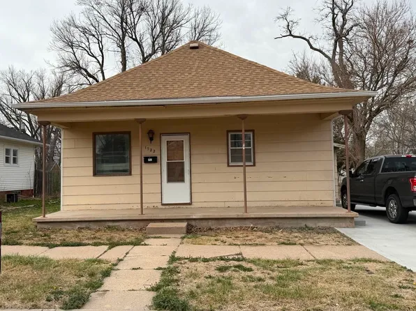 1922 W 4th St, Hastings, NE 68901