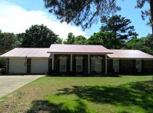1302 Cambridge Rd, Dothan, AL 36305