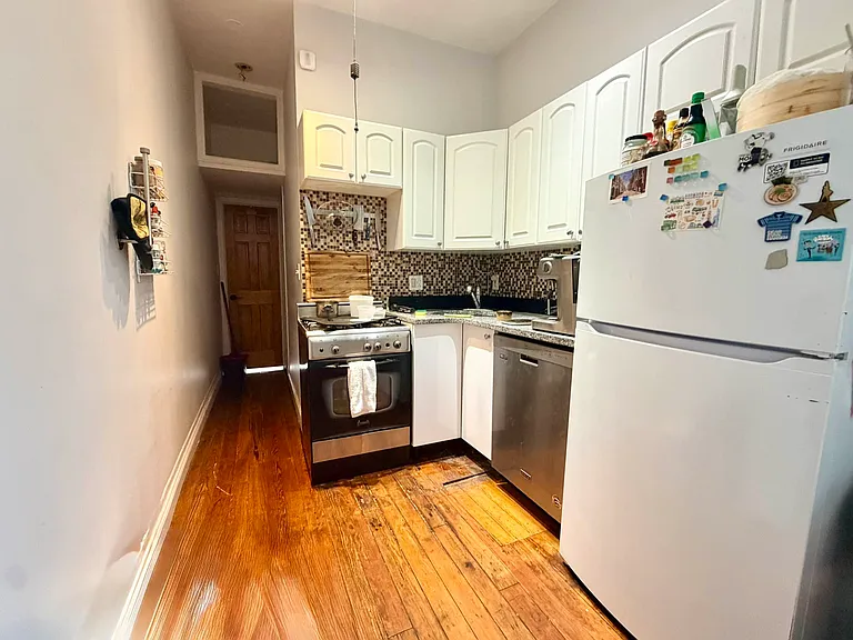 85 Clay St #4L — Photo 5