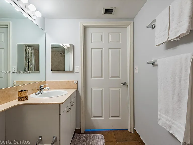 2080 S Ocean Dr #602 — Photo 30