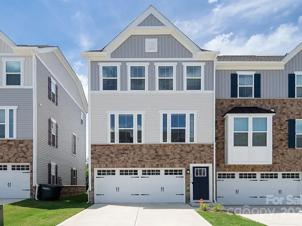 9910 Oaklawn Blvd NW, Huntersville, NC 28078