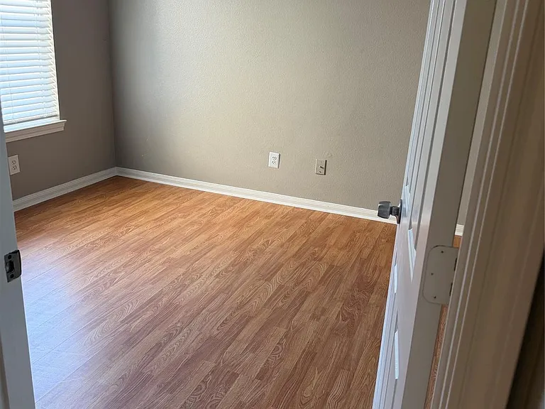 3922 Davenport St #A — Photo 12