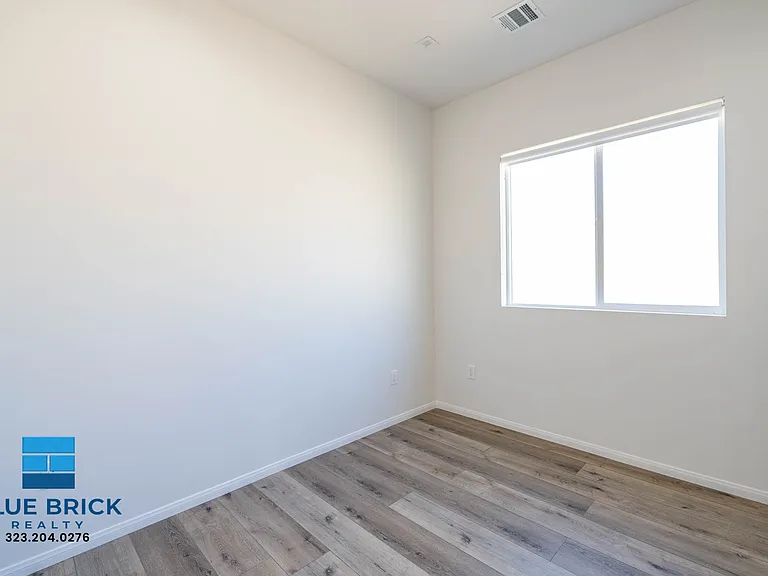 5239-5241 Huntington Dr S — Photo 37