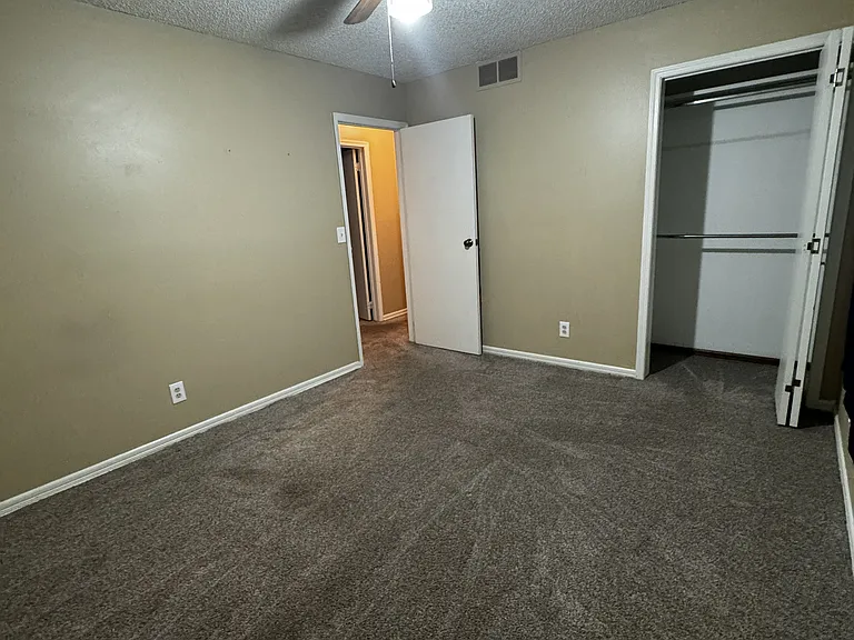 5702 Kentford Cir — Photo 9
