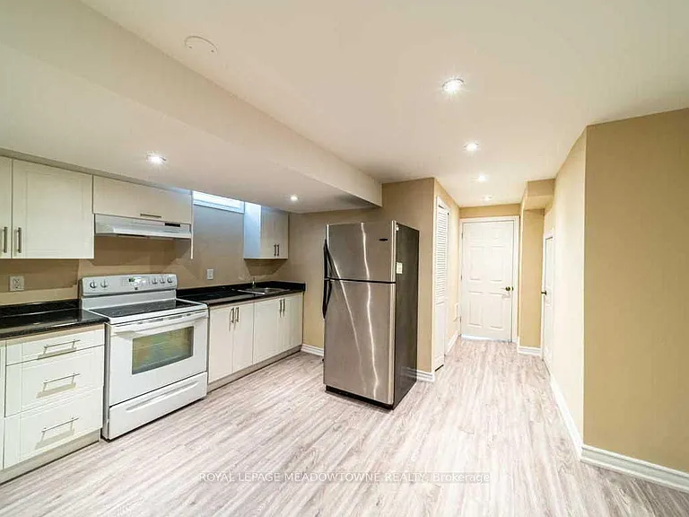 1036 Yates Dr — Photo 12