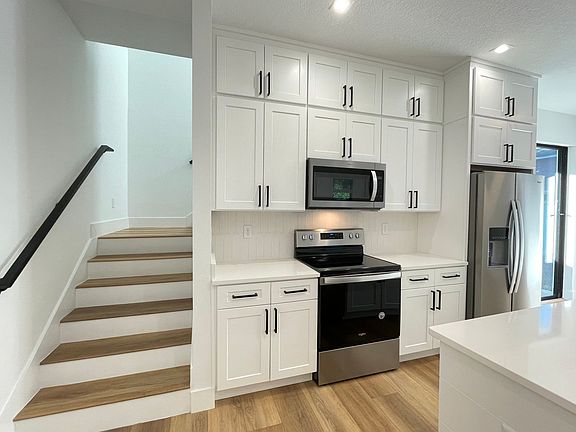 4th image of 2813 E Central Blvd