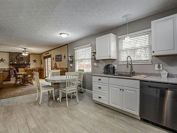 3rd image of 3536 Hazelwood Ct