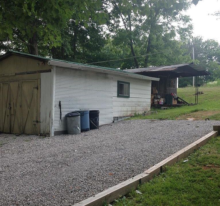 2nd image of 264 Turner Subdivision Rd