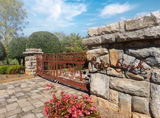 534 Porter Creek Dr, Franklin, NC 28734