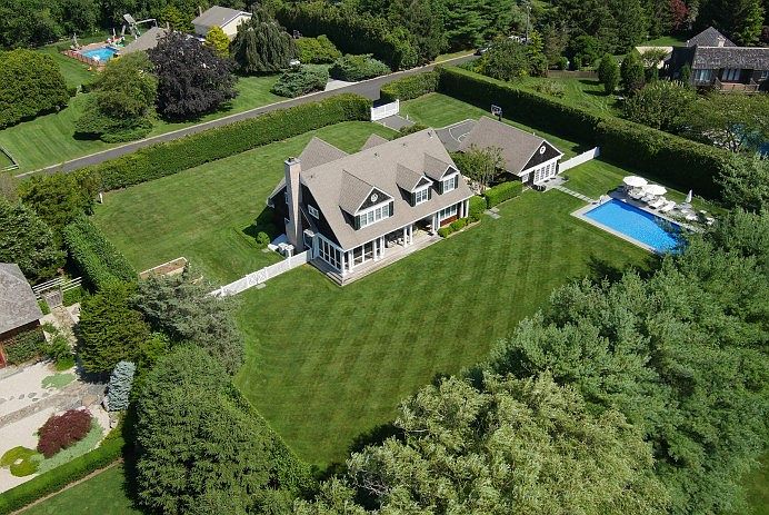 1st image of 31 Lawrence Ct