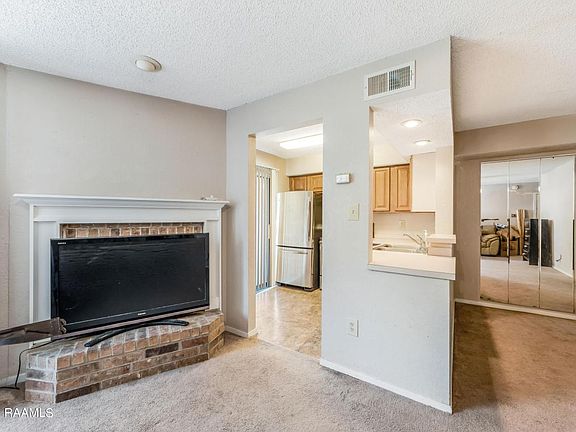 3rd image of 1304 E Bayou Pkwy APT 6D
