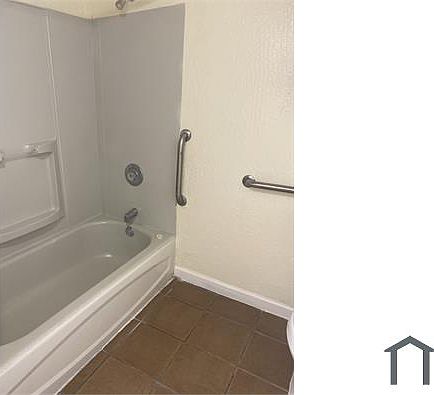 4th image of 511 Yucca St