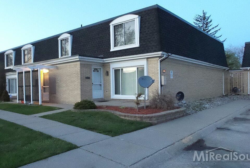1st image of 29612 City Dr #4