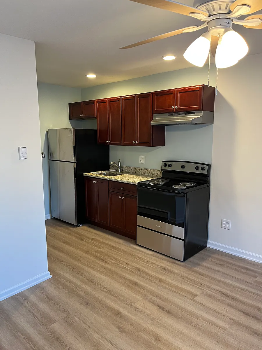 Building Photo - 202A Naugatuck Ave