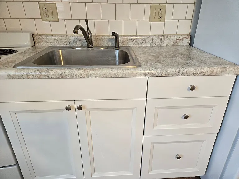 1015 W Benton St — Photo 9