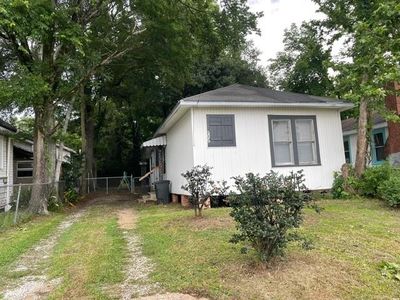205 Huddle St, Pineville, LA, 71360