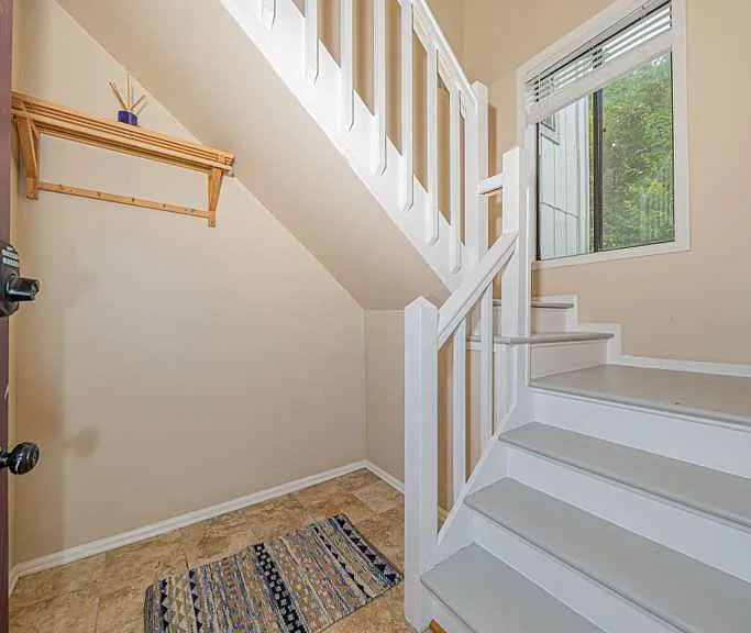 2218 Hunters Run Dr — Photo 2