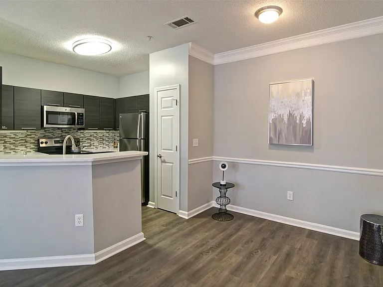 Park Creek Apartments — Photo 34