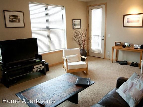 3rd image of 4610 E Lake St APT 321