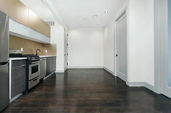 56 Box Street — Photo 2