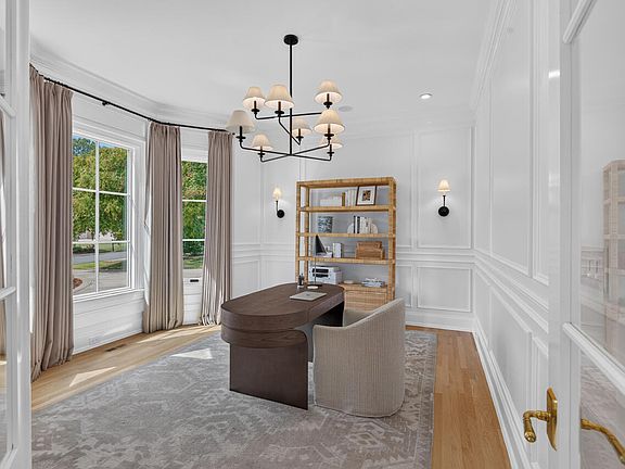 4th image of 125 Booth Meadow Ln