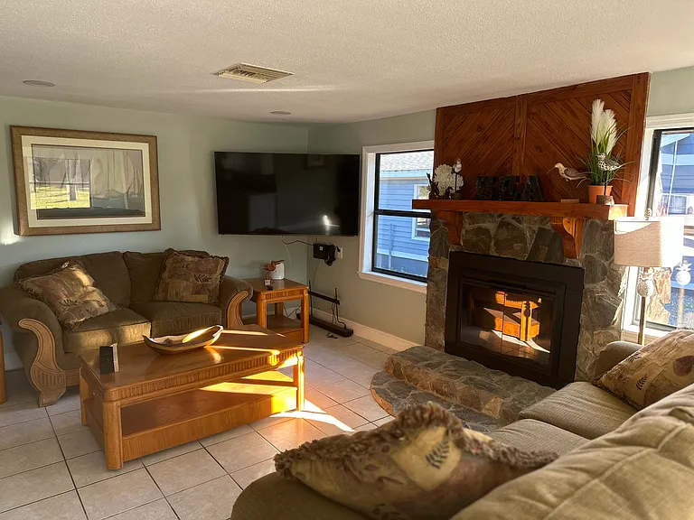 7824 Davis St — Photo 8