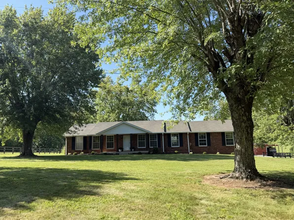 920 Clearview Rd, Cottontown, TN 37048