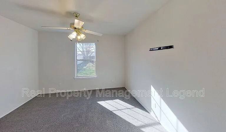 1614 S Montgomery St — Photo 13