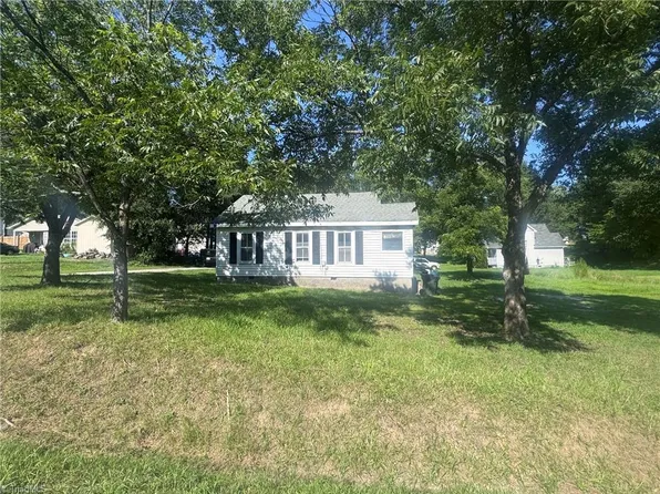 3725 Spring St, Archdale, NC 27263