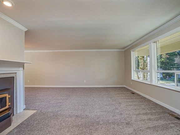 3rd image of 5509 65th Ave W