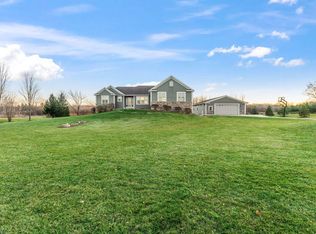 S61W28031 Ridge Valley Rd, Waukesha, WI 53189