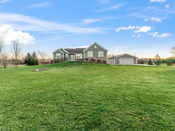 S61W28031 Ridge Valley ROAD, Waukesha, WI 53189