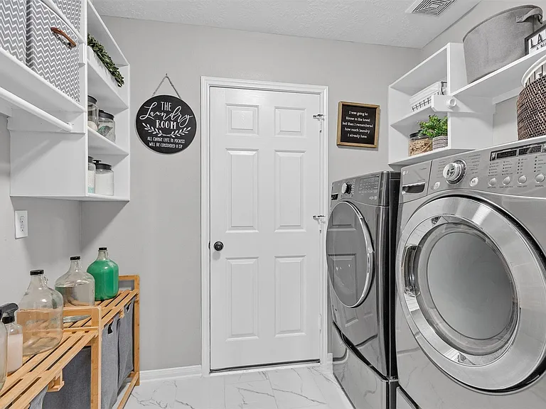 3002 E Lake Falls Cir — Photo 32