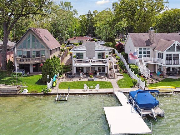 2nd image of 26097 Lake Dr