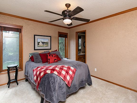 2nd image of 2900 Orchard Dr