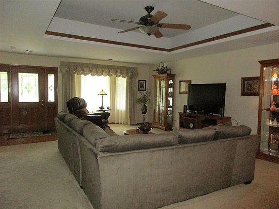 3rd image of 631 NW 34th St