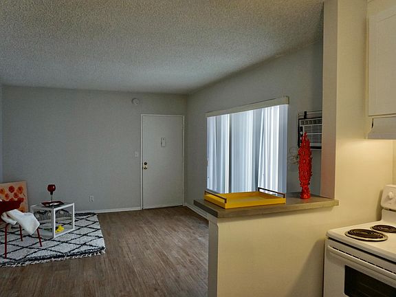 4th image of 3615 Jasmine Ave APT 9