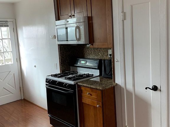 3rd image of 843 46th Ave